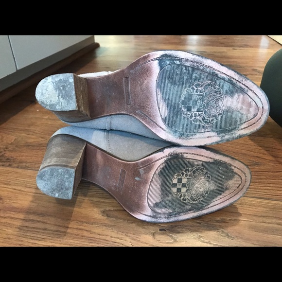 Vince Camuto Feina Bootie, size 8.5 - Picture 4 of 5